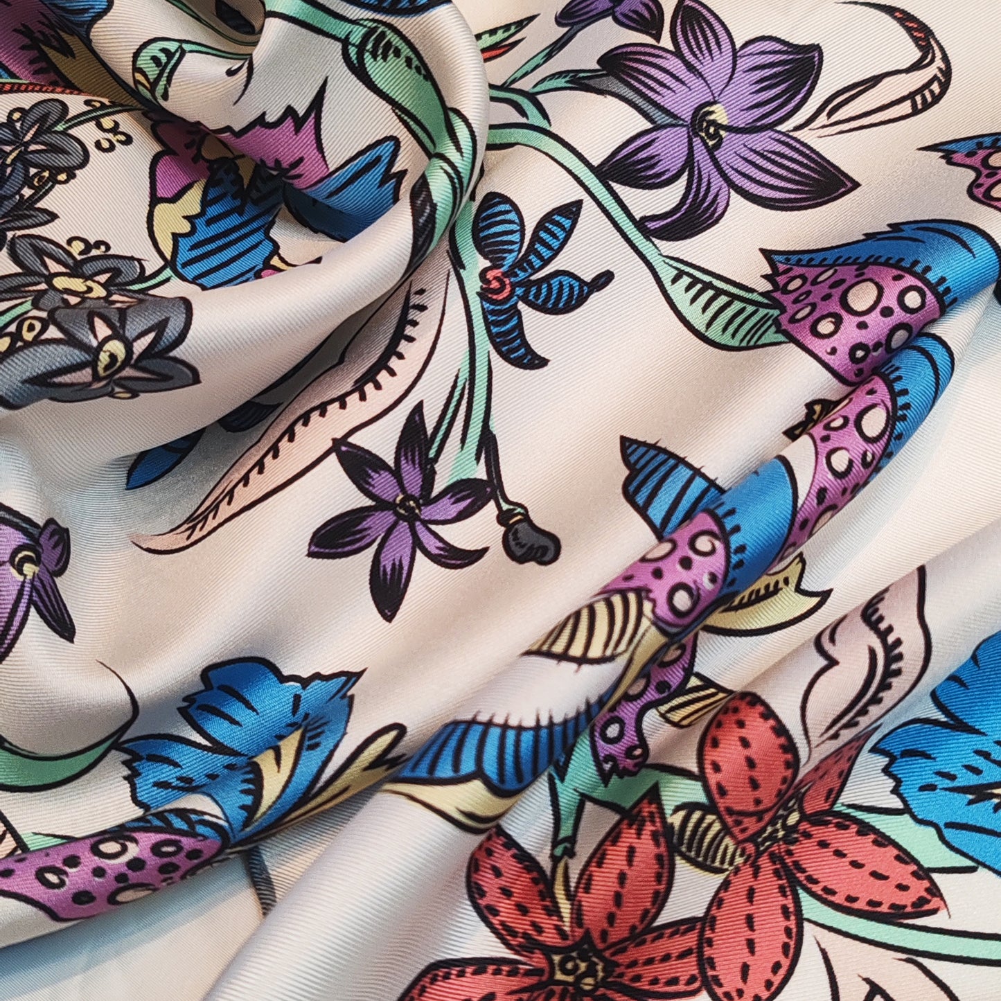 Foulard carré in seta | Il sogno floreale | multicolore