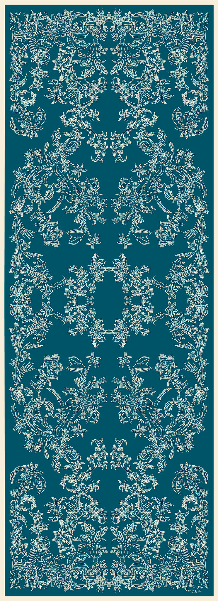 stola lunga con composizione di fantasia floreale avorio su sfondo blu ottanio