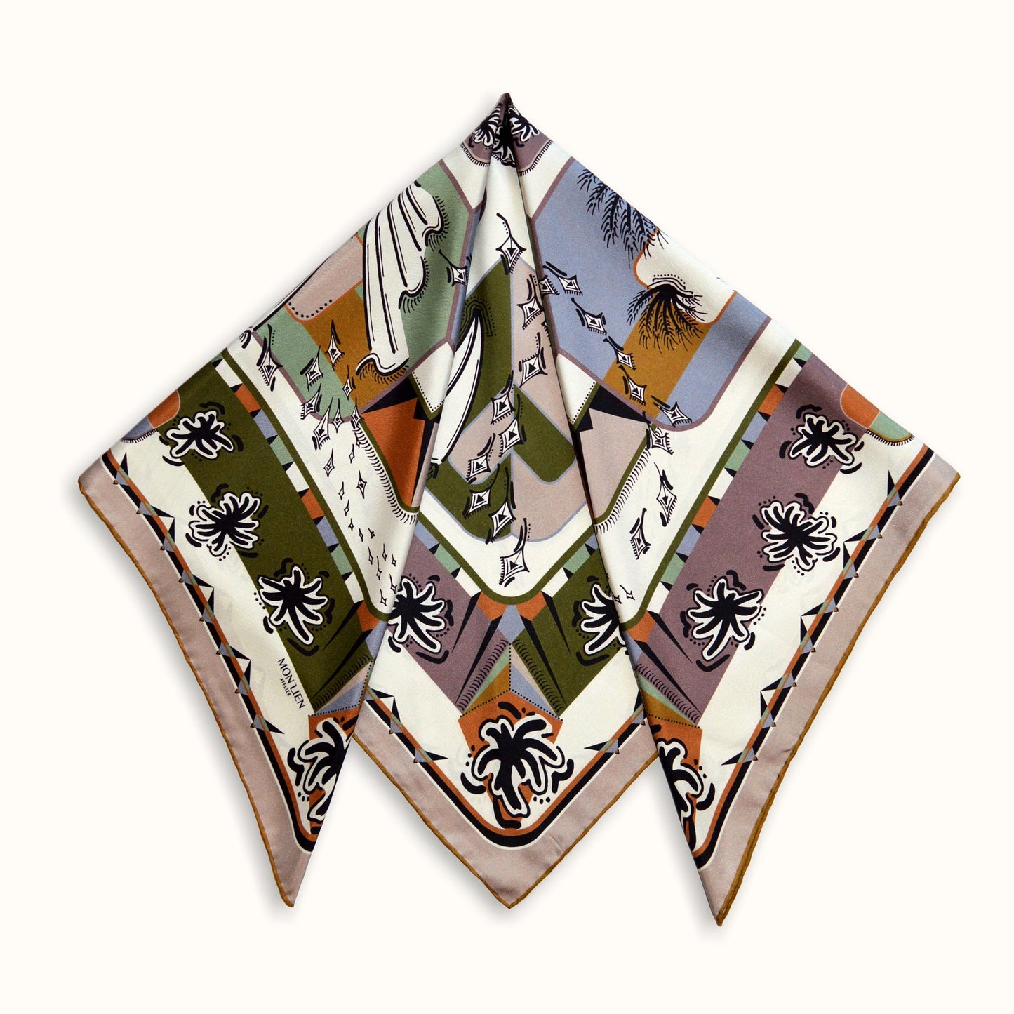 accessorio femminile carré in seta piegato con grafiche floreali e geometriche multicolor